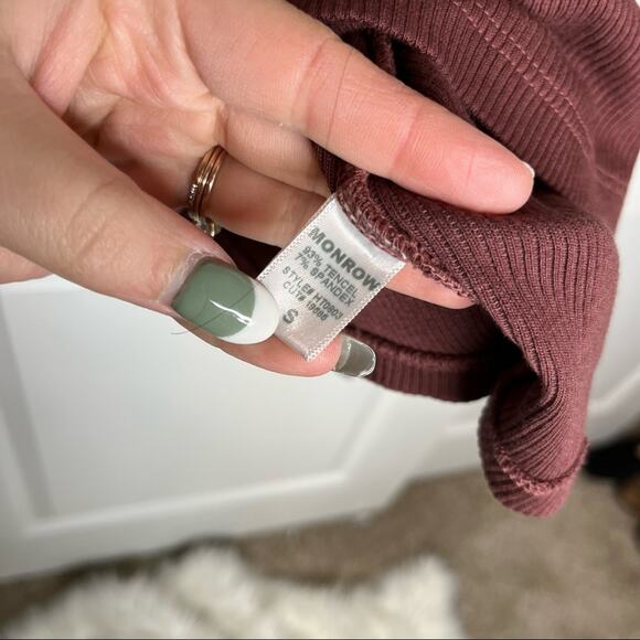 MONROW Cassidy Ribbed Layered Cross Back Hem Hoodie Pullover Size Small - Picture 5 of 8